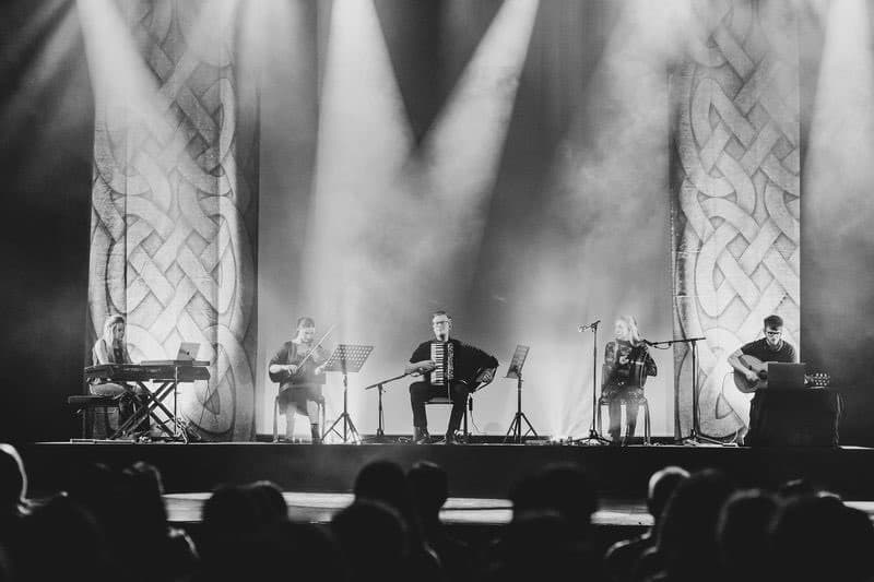Calum McGregor performing with Celtic Spirit of Ireland in France
