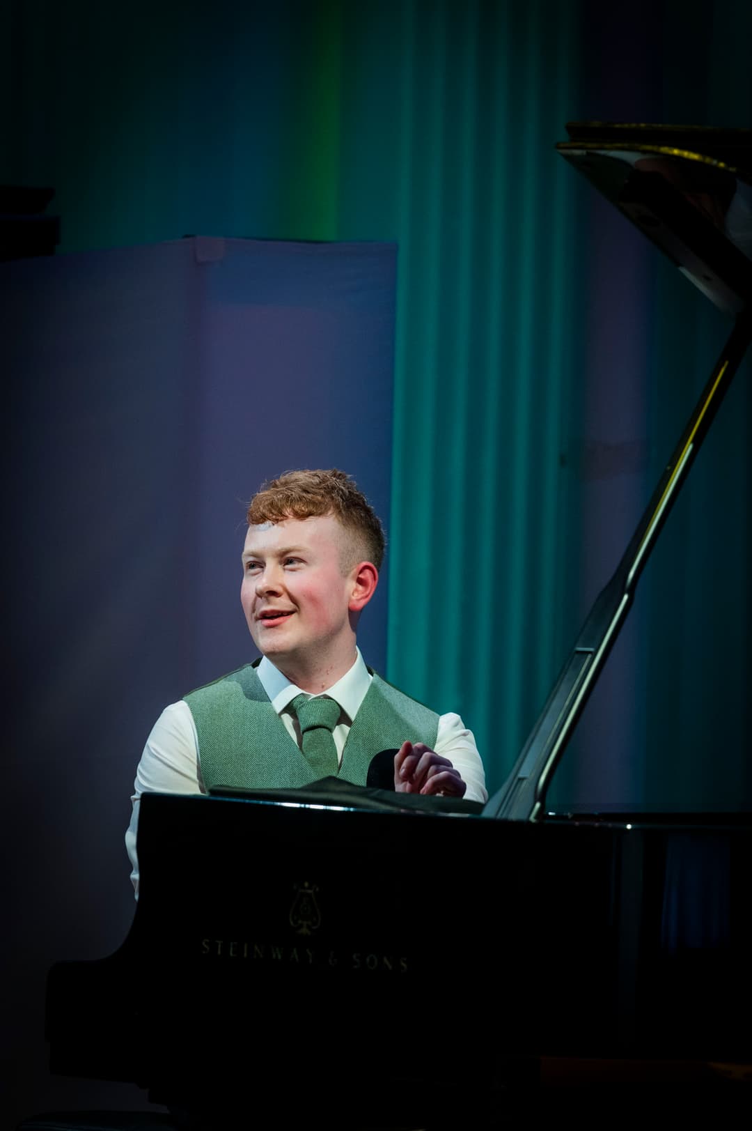 Calum McGregor performing